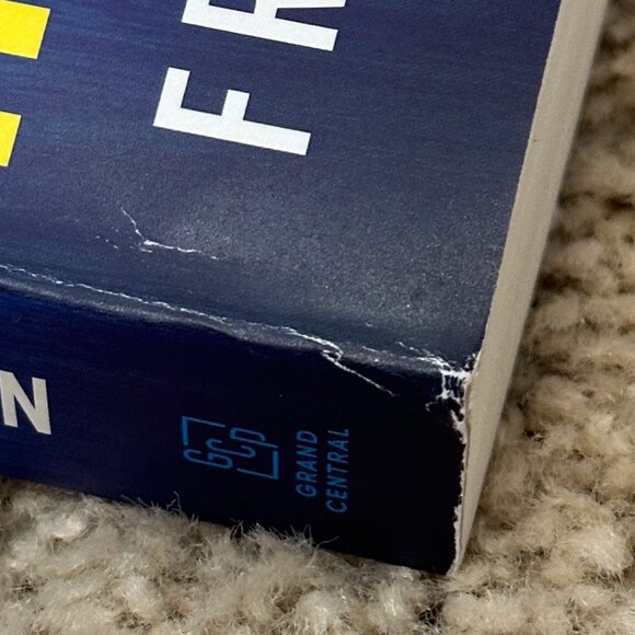 The Housemaid by Freida McFadden Paperback Book - Picture 3 of 3